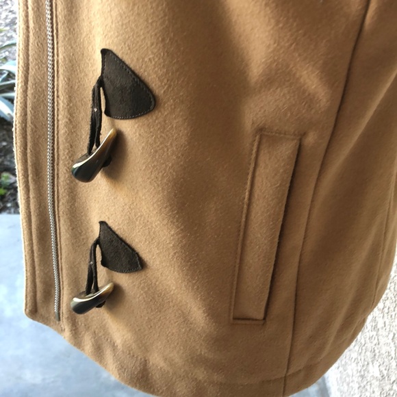 Tan Gap Coat with zipper and toggle buttons - Picture 4 of 5
